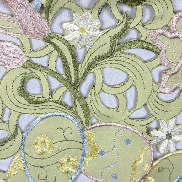 Bella Lux Fine Linens Embroidered Cutwork Table Centerpieces Set (2) 22" Diam. - Picture 3 of 8